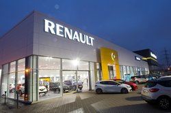Renault продава дилърства в подготовка за онлайн продажби